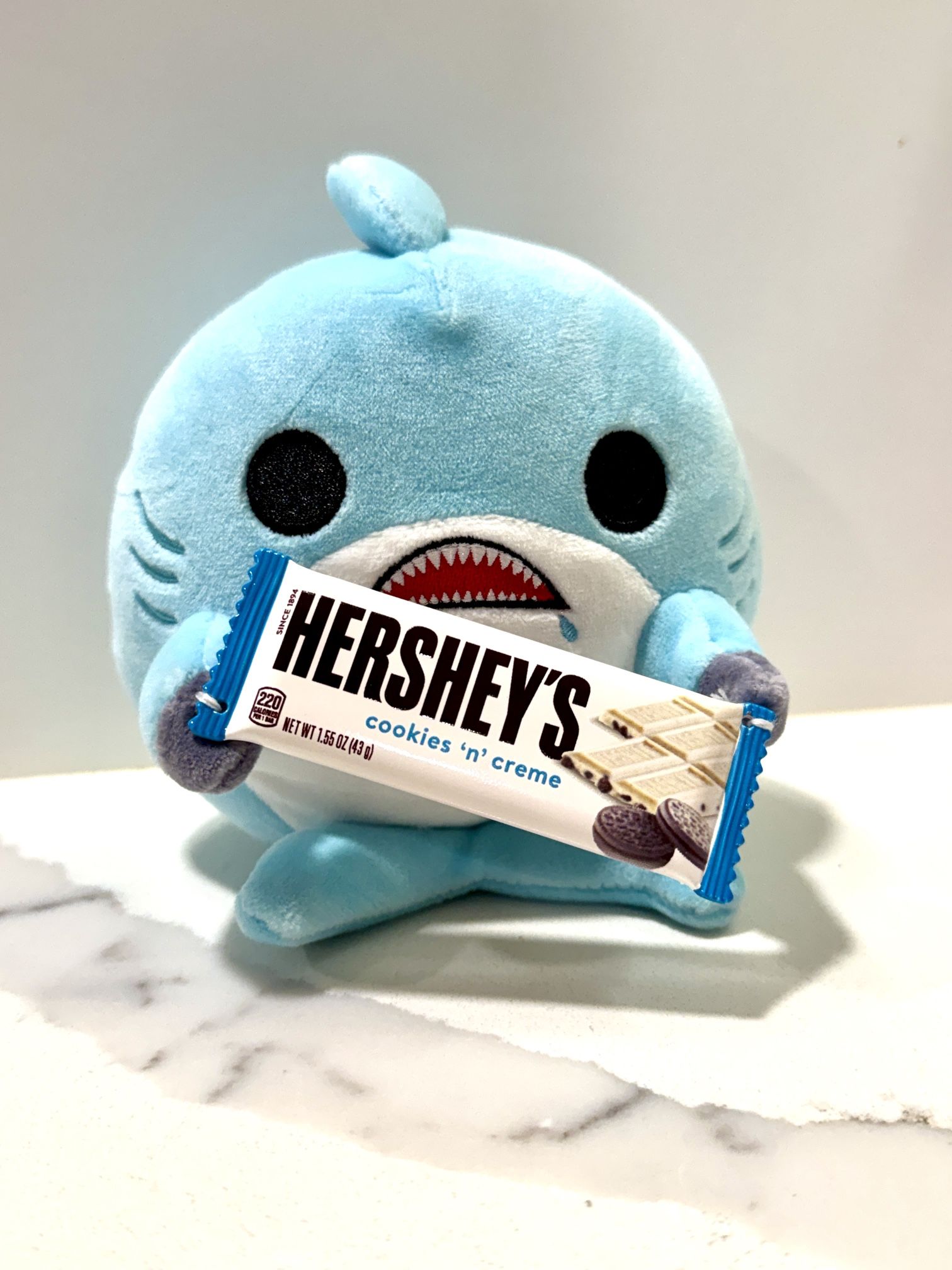 ZURU Hershey’s Cookies ’n’ Creme Shark Plush 2024 – Soft Stuffed Toy Cute Mint
