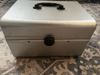 Make up box with mirror