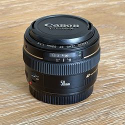 Canon EF 50mm 1.4 Lens w/ Hood