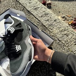 Retro 4 Fear B Grade Size 9 And 10 