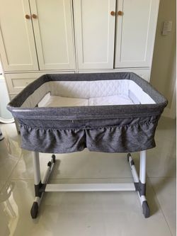 Twin bassinet