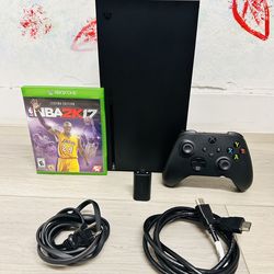 Xbox Series X - 1 TB Bonus 1 Game and Battery ( Used Very New )
