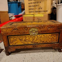 Vintage Huge Wood Beautiful Box  In Spring Hill