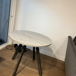  NEW Round Kitchen Table 