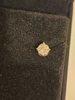Diamond Stud earings