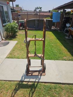Older heavy duty dolly