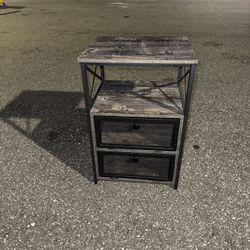 End Table *Excellent Condition*