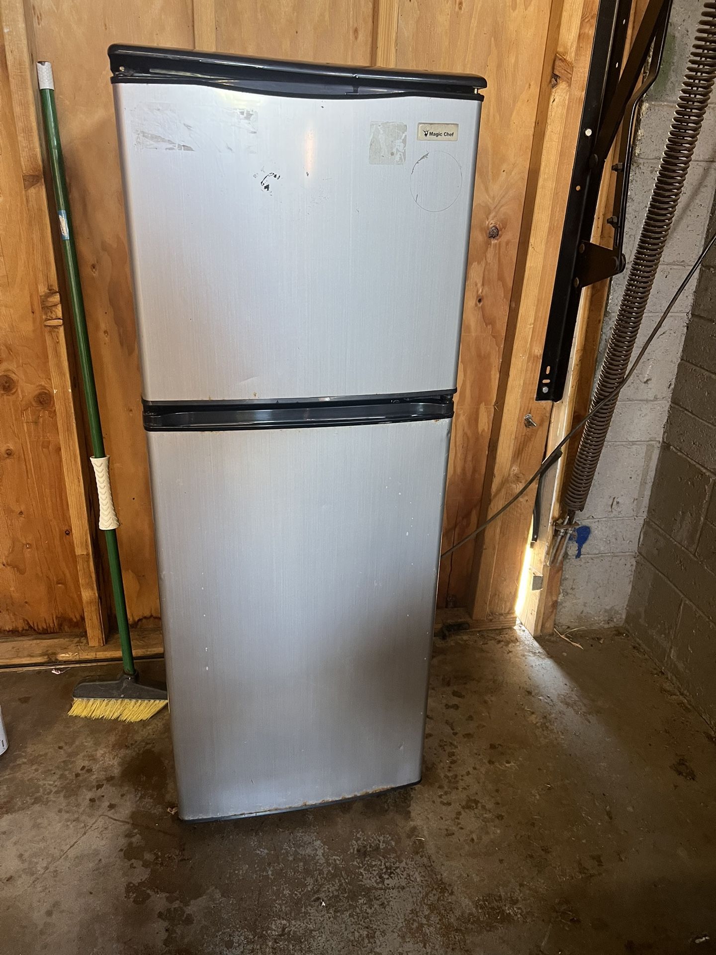 Mini refrigerator