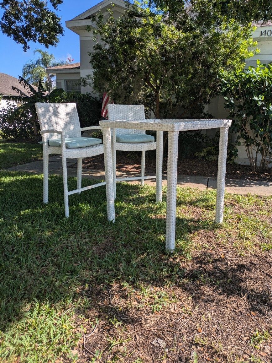 High Top Patio Table With 4 Chairs And Cushions