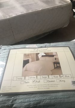 Channel bedspread full size. Brand new