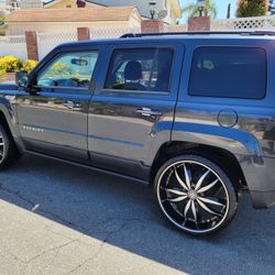 Jeep Patriot, Low Miles, 4 Cylinder, Clean Title, Smogged, 22"rims, Clean Inside And Out 