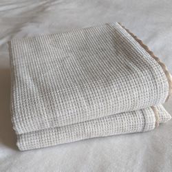 Room Essentials Standard Size Pillowcases, Tan textured weeve pattern, Set of 2!