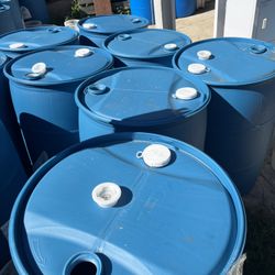 Closed Top 55 gallon plastic  Drums $20