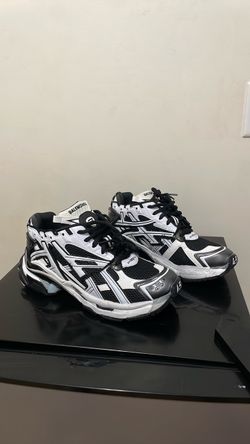 Balenciaga runners (size 43)