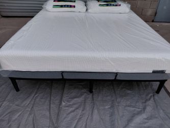 Brand new King size memory foam mattress and box spring free delivery depends on location