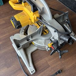 Dewalt Miter Saw - DWS715