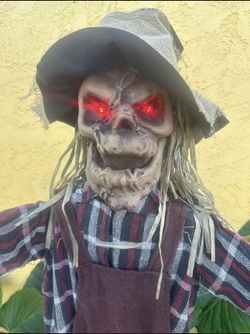 Brand New Halloween Lifesize Scarecrow Prop