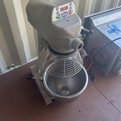 20 Qt Globe Commercial Mixer 115V, 1/2 hp