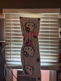 hello kitty spring throw