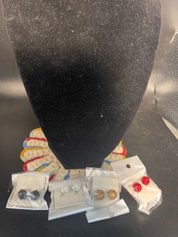 Lot of 4 Pairs of Costume Jewelry Rhinestone Stud Earrings Sets