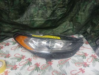 2017-19 Ford Fusion Right Headlight
