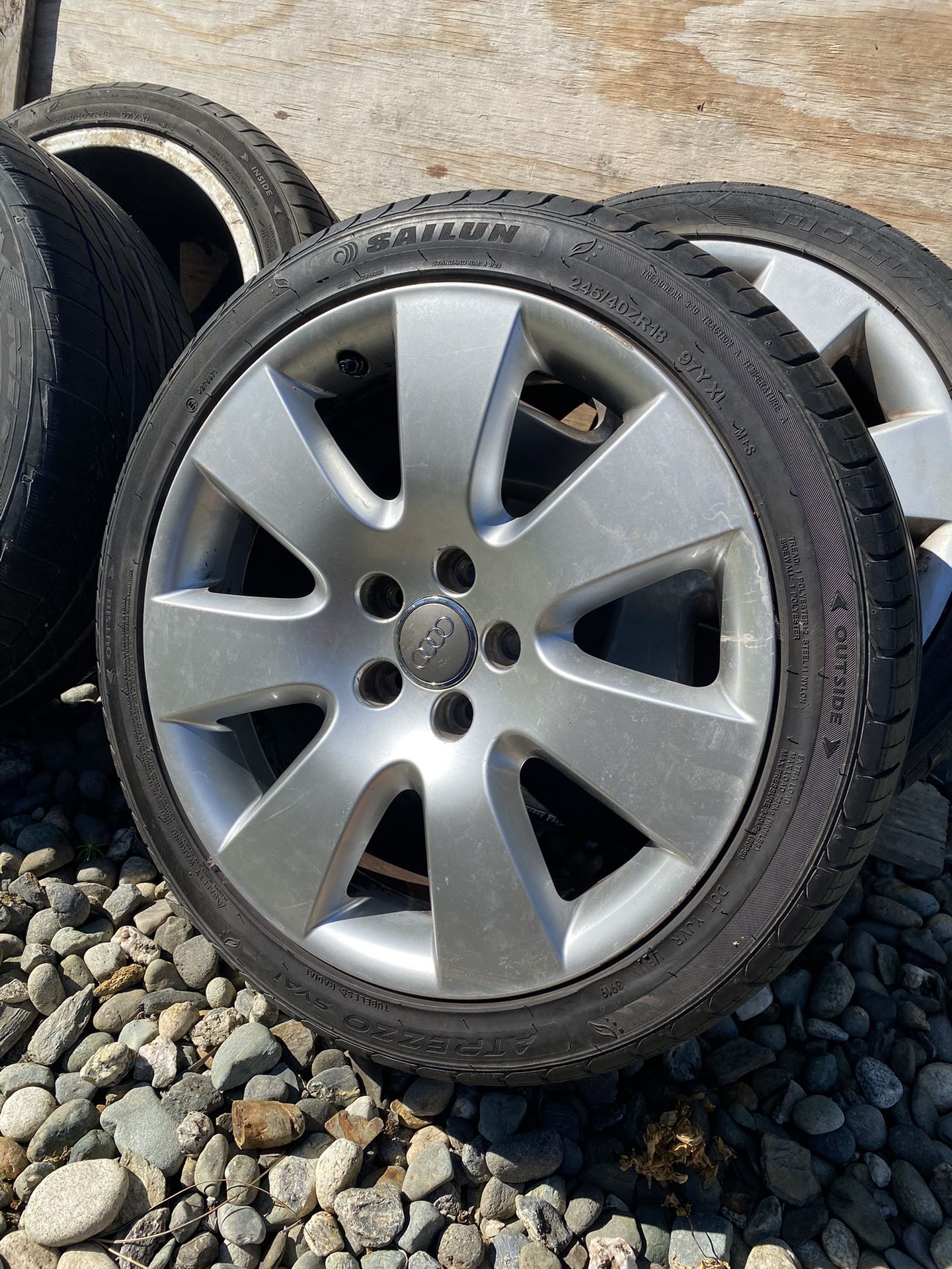 audi 245/40 R18