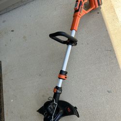 BLACK+DECKER 40V Cordless String Trimmer/Edger / New 