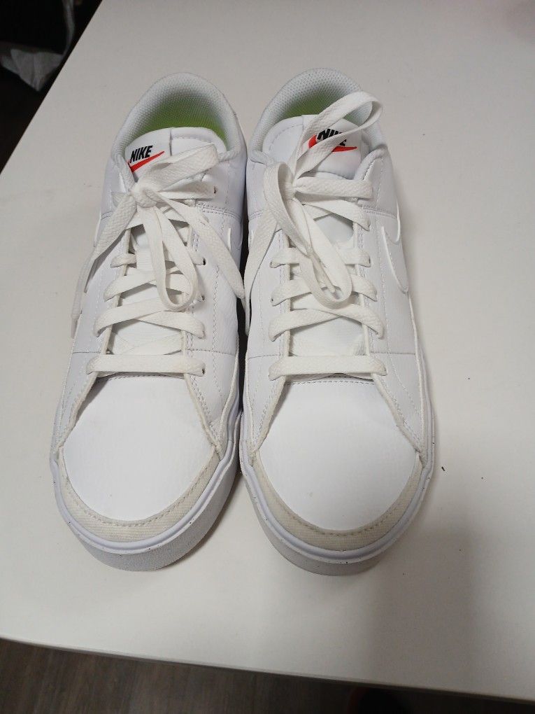 Brand New Pair Of Women Nike Shoes Size 11