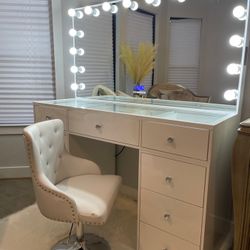 Makeup Vanity with Bluetooth Mirror / price includes delivery and assembly Financing available , does not include Chair 