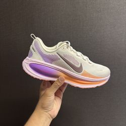 Nike Vomero 18 ( Women’s) 