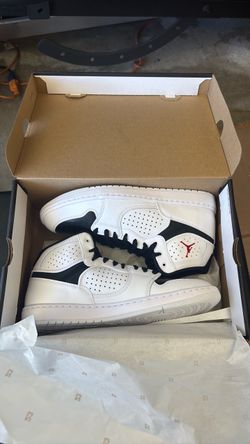 Size 10, new in box. Just need to clear room in the closet.