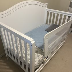 Convertible Baby Crib Toddler Bed