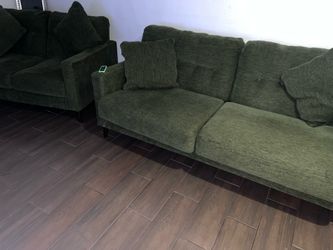 Darwin couch set