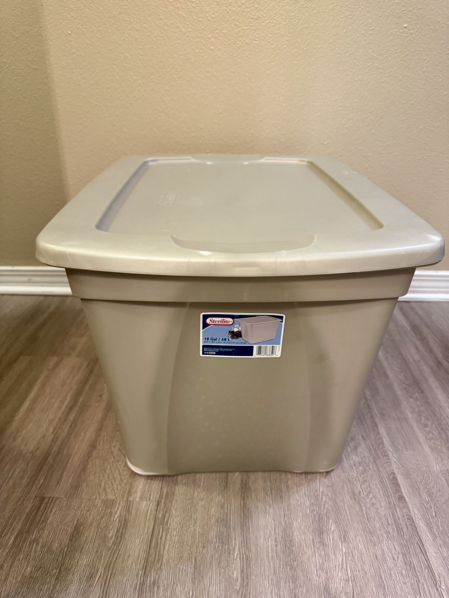 Sterilite 18 Gal Storage Container