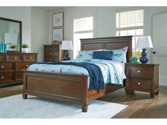 Danabrin Brown Full Panel 5-Piece Bedroom Set w/ 2 Nightstands (Online Special Price)