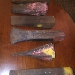 BUNCH OF WOOD SPLITTING WEDGES 