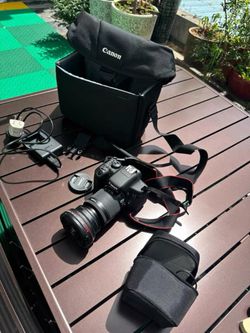 99% new EOS 750D camera with lens