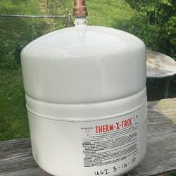 Therm-x-trol expansion tank for hot water