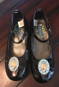 Brand new Disney Alice in Wonderland shoes Youth size 2/3
