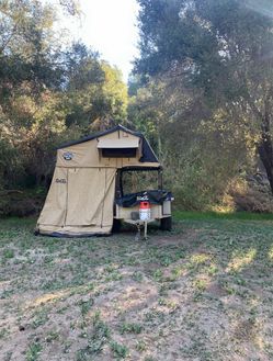Off road trailer with cvt rooftop tent