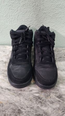 Nike Court Borough mid