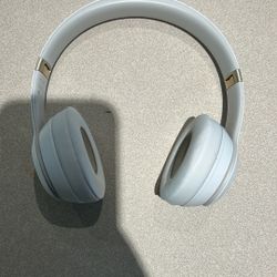 White Solo Beats 4’s