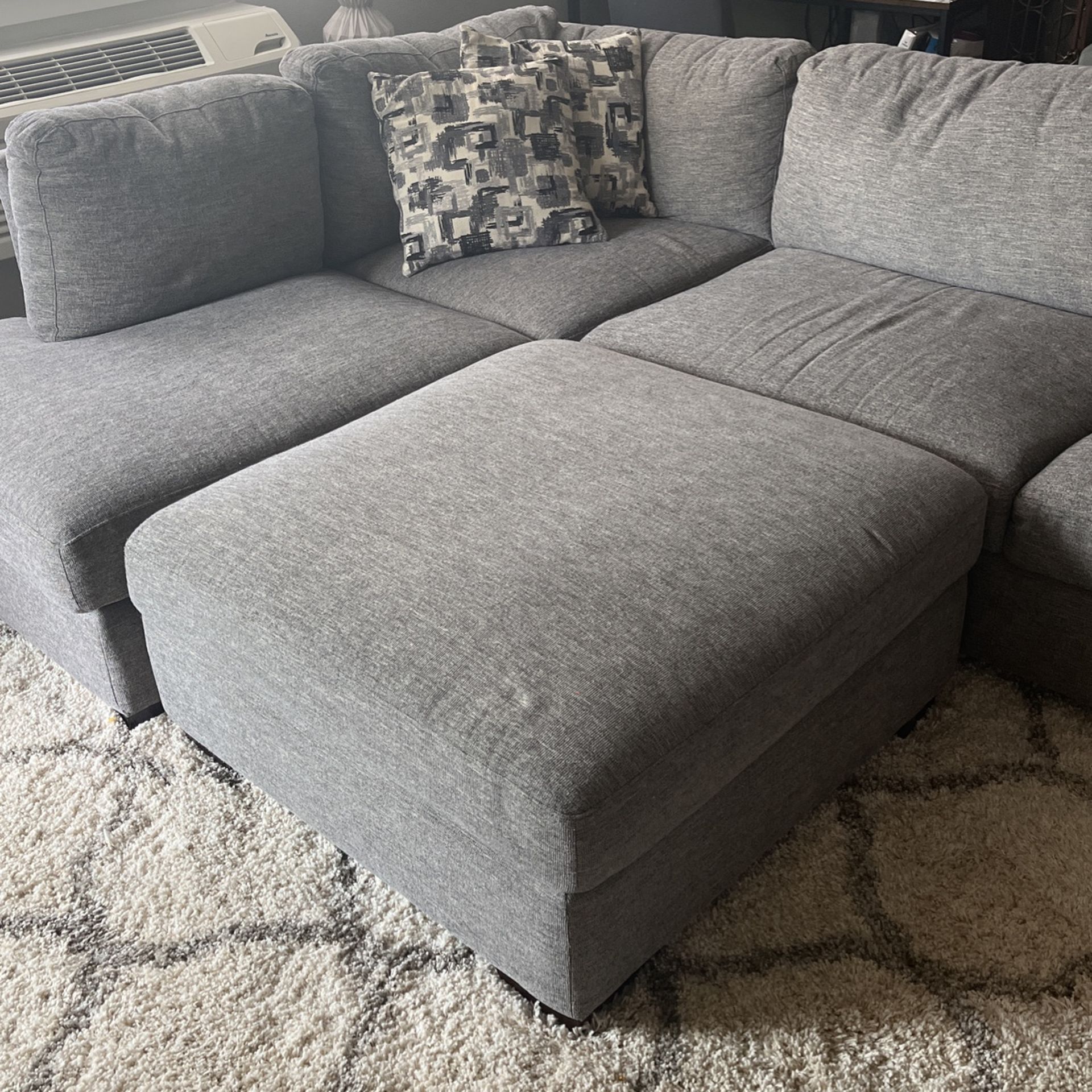 MAYCEN FAB SECTIONAL Couch