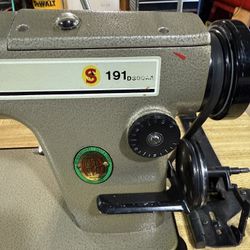 Singer Sew Machine 191 D300AA
