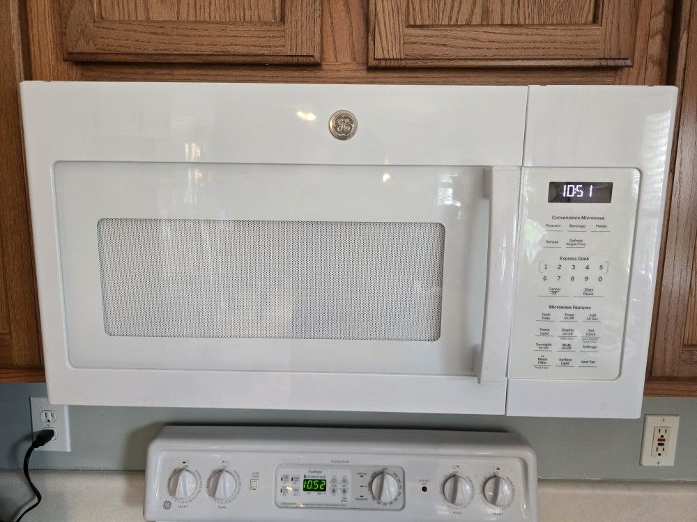 GE Microwave: over-the-range model:JVM6172DKWW