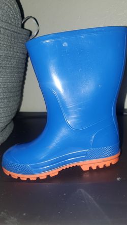 Rain boots 5-6 toddler
