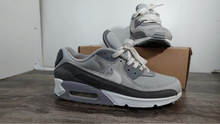 Nike Air Max 90 Size 10 Gray/Black Men’s Shoes