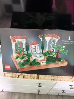 LEGO Icons Fountain Garden