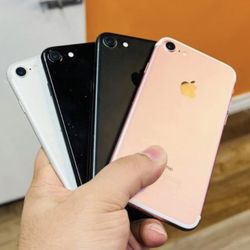iPhone 7 Unlocled With Warranty