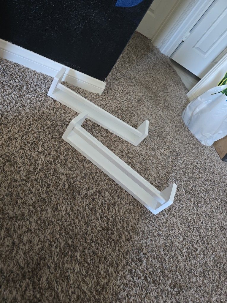 2 Kids Bookshelves 